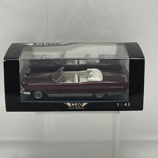 中古】【開封品】Neo Scale Models NEO44101 ポンティアック ボンネビル コンバーチブル 1965 プルーン MET