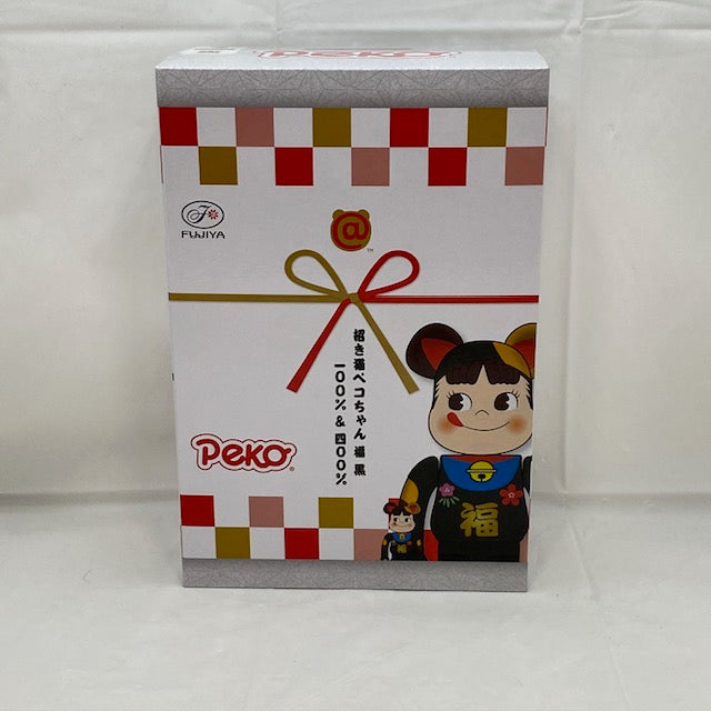 中古】【未開封】BE＠RBRICK-ベアブリック- 招き猫 ペコちゃん 福黒 100%＆400% 「ペコちゃん」 ファミリータウン限定＜フ