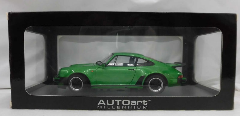 【中古】【開封品】AUTOart ポルシェ 911 3.0 ターボ 1975 バイパー グリーン メタリック  77974＜コレクターズアイテム＞（代引き不可）6355