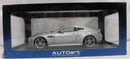 【中古】【開封品】1/18 PERFORMANCE ASTON MARTIN V12 2010 VANTAGE SILVER 70206 アストンマーチン・ブガッティ＜コレクターズアイテム＞（代引き不可）6355
