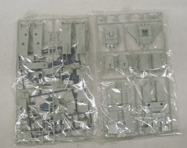 【中古】【未組立】ダイアクロン 空中戦専用超大型空母 リアルタイプ・ダイアアタッカー 1/60＜プラモデル＞（代引き不可）6355