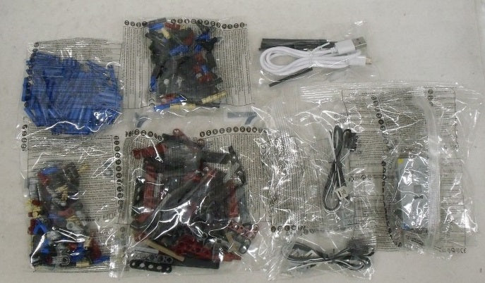 【中古】【開封品】CaDA 動くブロックキット ラジコン カート 荒野行動 正式ライセンス レッド＜おもちゃ＞（代引き不可）6355