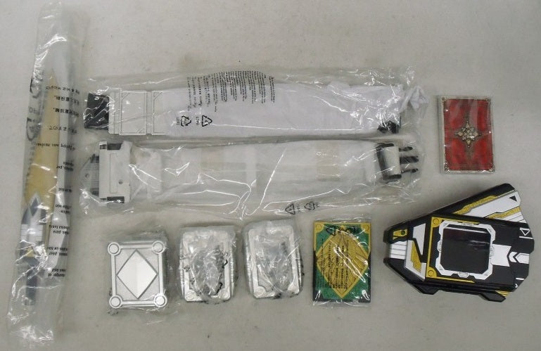 【中古】【開封品】CSM ギャレンバックル＆ラウズアブゾーバー＆ギャレンラウザー 「仮面ライダー剣(ブレイド)」 ＜おもちゃ＞（代引き不可）6355