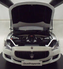 【中古】【開封品】1/18 Maserati Quattroporte GTS(ホワイト) ＜フィギュア＞（代引き不可）6355