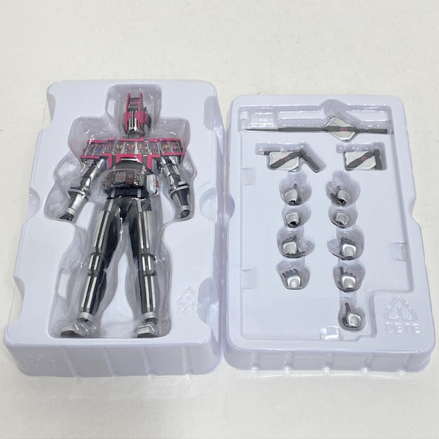 【中古】【開封品】S.H.Figuarts(真骨彫製法) 仮面ライダーディケイド コンプリートフォーム 「仮面ライダーディケイド」 魂ウェブ商店限定＜フィギュア＞（代引き不可）6388