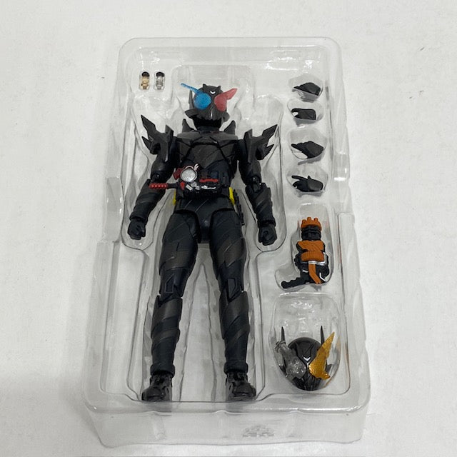 中古】【開封品】S.H.Figuarts 仮面ライダービルド ラビットタンクハザードフォーム 「仮面ライダービルド」 TAMASHII N