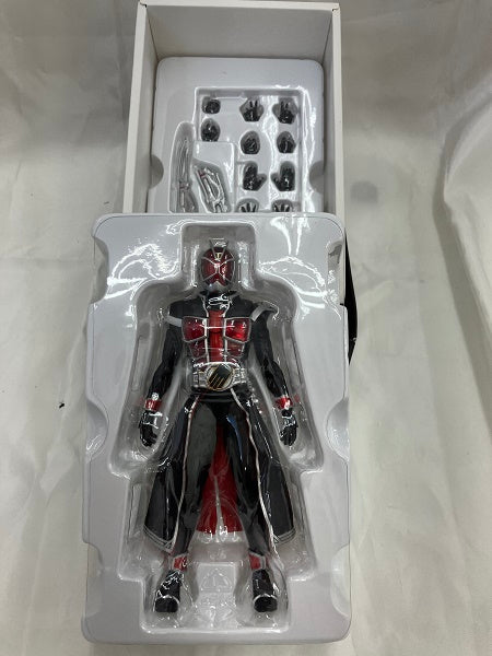 【中古】【開封品】S.H.Figuarts(真骨彫製法) 仮面ライダーウィザード フレイムスタイル 「仮面ライダーウィザード」＜フィギュア＞（代引き不可）6512