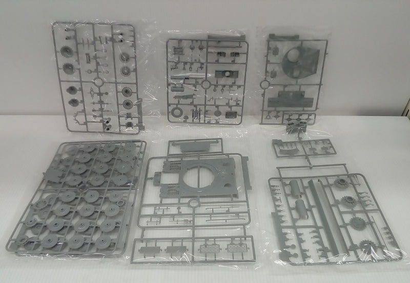 【中古】【未組立】1/35 WW.II ドイツ軍 ティーガーI 後期生産型 ヴィットマン ラスト タイガー マジックトラック付＜プラモデル＞（代引き不可）6514