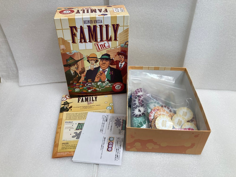 【中古】【開封品】【使用感有】【外箱に傷み有】ボードゲーム　ファミリー・インク 多言語版 (Family Inc.)＜おもちゃ＞（代引き不可）6520