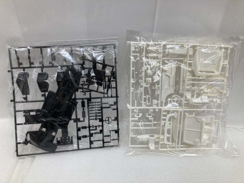【中古】【未組立】1/24 MAZDA サバンナ RX-7 FC3S 後期型 高橋涼介 限定生産品(1/87 ホワイトメタル製ミニカー付き) 頭文字D＜プラモデル＞（代引き不可）6520