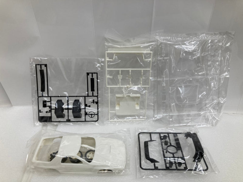 【中古】【未組立】1/24 MAZDA サバンナ RX-7 FC3S 後期型 高橋涼介 限定生産品(1/87 ホワイトメタル製ミニカー付き) 頭文字D＜プラモデル＞（代引き不可）6520