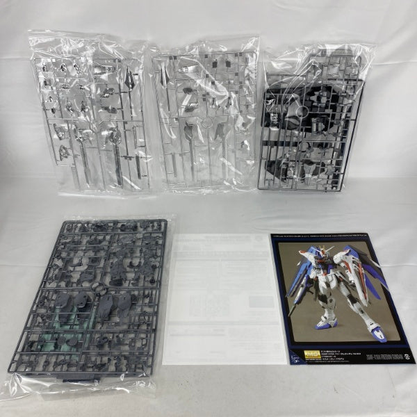 【中古】【未組立】1/100 MG ZGMF-X10A フリーダムガンダム Ver.2.0 シルバーコーティング 「機動戦士ガンダムSEED」＜プラモデル＞（代引き不可）6541