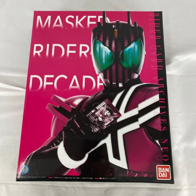 【中古】【開封品】【中身未使用】仮面ライダーディケイド ライダーカードアーカイブス ネオ プレミアムバンダイ限定＜おもちゃ＞（代引き不...