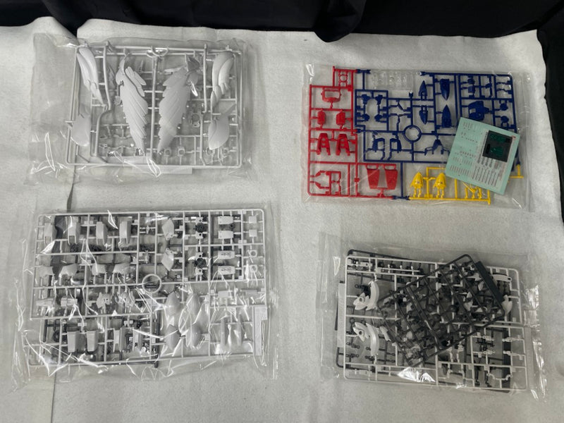 【中古】【未組立】1/100 MG XXXG-00W0 ウイングガンダムゼロ(エンドレスワルツ版) 「新機動戦記ガンダムW Endless Waltz」＜プラモデル＞（代引き不可）6545