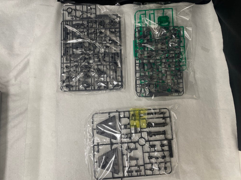 【中古】【未組立】1/100 MG GNT-0000 ダブルオークアンタ 「劇場版 機動戦士ガンダム00(ダブルオー)」＜プラモデル＞（代引き不可）6545
