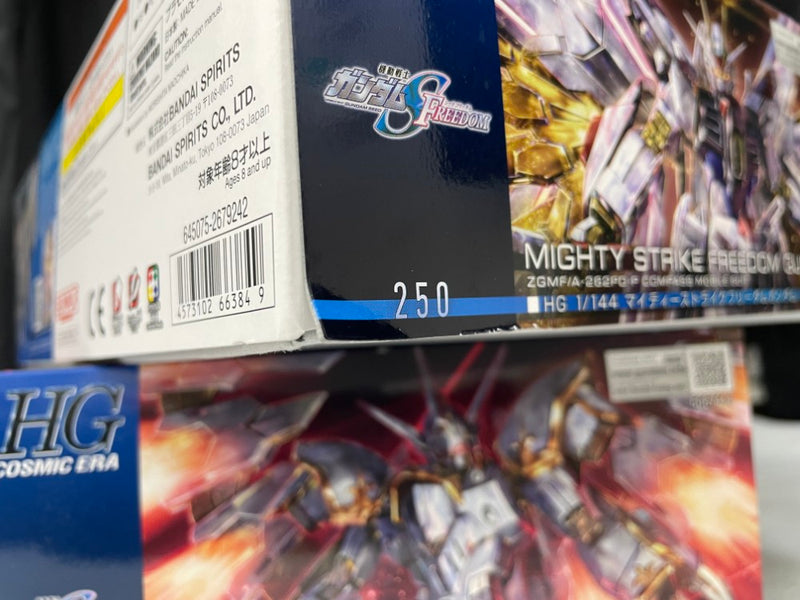 【中古】【未組立】【セット】1/144 HG ブラックナイトスコードカルラ+ HG マイティーストライクフリーダムガンダム＜プラモデル＞（代引き不可）6545