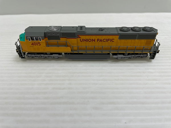 【中古】【美品】176-4015 EMD SD70M フラットラジエーター UP