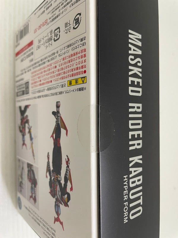 【中古】【未開封】S.H.Figuarts(真骨彫製法) 仮面ライダーカブト ハイパーフォーム 「仮面ライダーカブト」 魂ウェブ商店限定＜フィギュア＞（代引き不可）6546