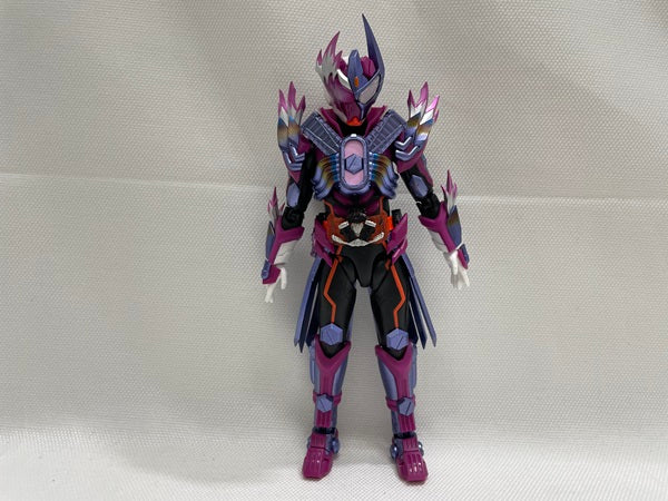 【中古】【開封品】S.H.Figuarts 仮面ライダーヴァルバラド＜フィギュア＞（代引き不可）6546