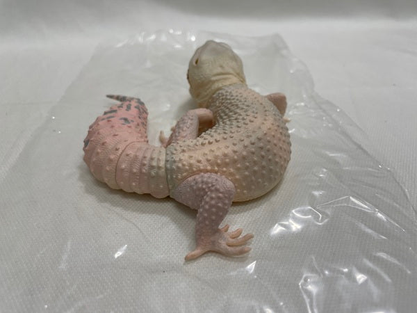 【中古】【開封品】ヒョウモントカゲモドキ〜脱皮中〜 「一番くじ 爬虫類＆両生類〜Tiny Friends〜」 B賞＜フィギュア＞（代引き不可）6546