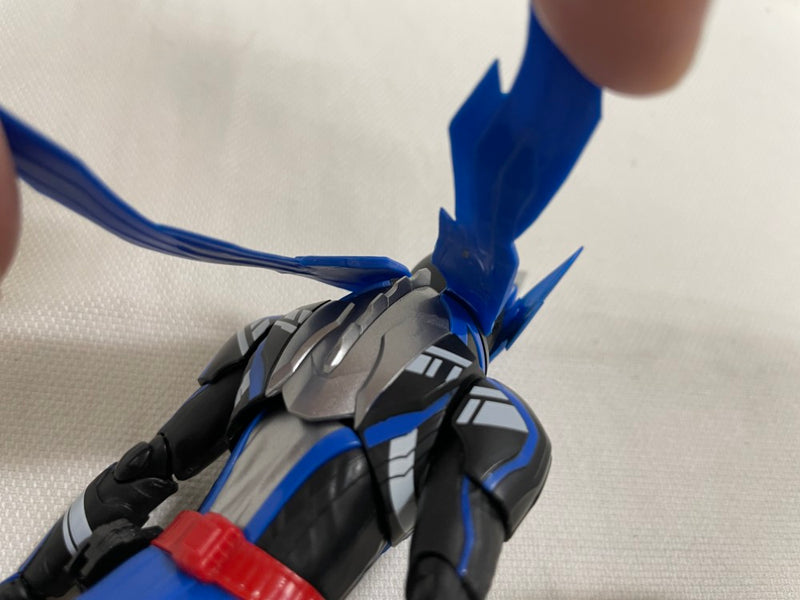 【中古】【開封品】S.H.Figuarts 仮面ライダーブレイズ ライオン戦記 「仮面ライダーセイバー」＜フィギュア＞（代引き不可）6546