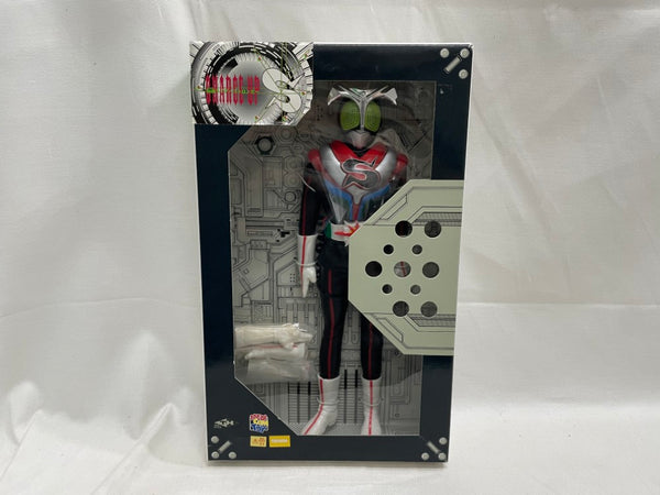 【中古】【開封品】RAH チャージアップバージョン「仮面ライダーストロンガー」リアルアクションヒーローズ No.086＜フィギュア＞（代引き不可）6546