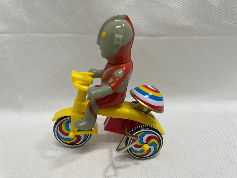 【中古】【開封品】ウルトラマン三輪車 「ウルトラマン」 M1号三輪車シリーズ ソフビ＜フィギュア＞（代引き不可）6546