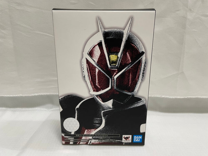 【中古】【開封品】S.H.Figuarts(真骨彫製法) 仮面ライダーウィザード フレイムスタイル 「仮面ライダーウィザード」＜フィギュア＞（代引き不可）6546