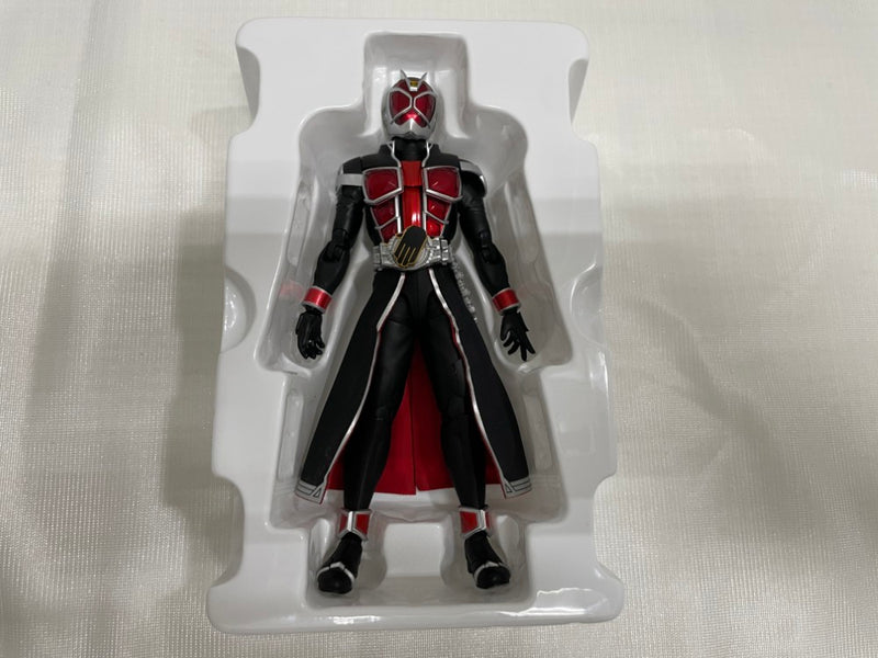 【中古】【開封品】S.H.Figuarts(真骨彫製法) 仮面ライダーウィザード フレイムスタイル 「仮面ライダーウィザード」＜フィギュア＞（代引き不可）6546