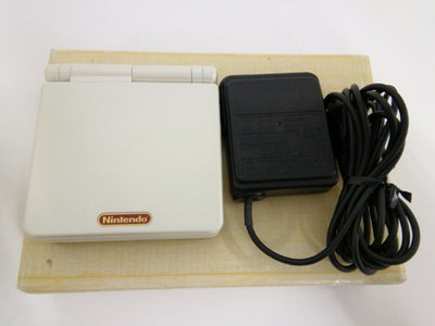 【中古】【開封品】ゲームボーイアドバンスSP本体 ファミコンカラー＜レトロゲーム＞（代引き不可）6552
