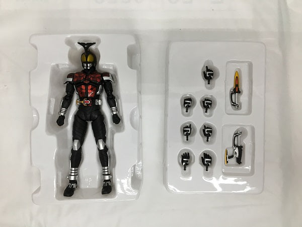 【中古】【開封品】S.H.Figuarts(真骨彫製法) 仮面ライダーダークカブト 「仮面ライダーカブト」 魂ネイション2016開催記念＜フィギュア＞（代引き不可）6558