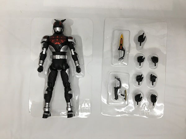 【中古】【開封品】S.H.Figuarts(真骨彫製法) 仮面ライダーダークカブト 「仮面ライダーカブト」 魂ネイション2016開催記念＜フィギュア＞（代引き不可）6558