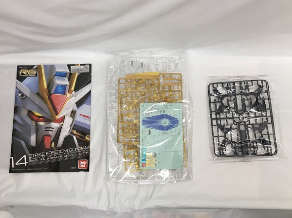 【中古】【未組立】【セット】1/144 RG ZGMF-X20A ストライクフリーダムガンダム 「機動戦士ガンダムSEED DESTINY」/1/144 RG ストライクフリーダムガンダム用 拡張エフェクトユニット“天空の翼” ＜プラモデル＞（代引き不可）6558