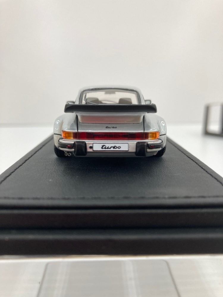 【中古】【開封品】1/43 Porsche911 930 Turbo(シルバー) [IG0941]＜コレクターズアイテム＞（代引き不可）6559