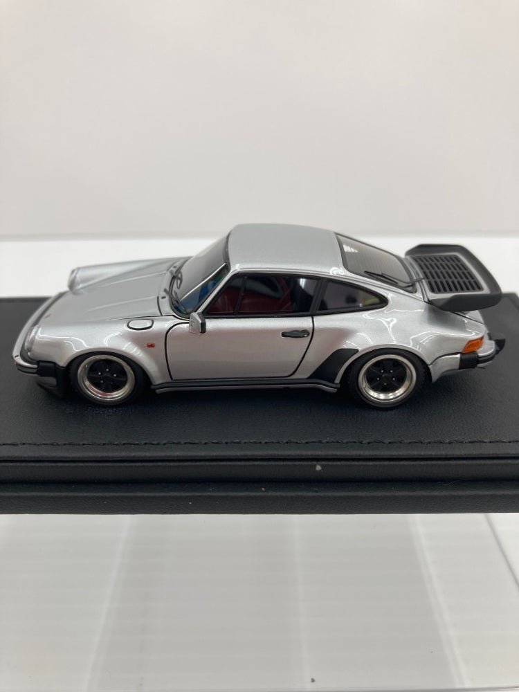 【中古】【開封品】1/43 Porsche911 930 Turbo(シルバー) [IG0941]＜コレクターズアイテム＞（代引き不可）6559