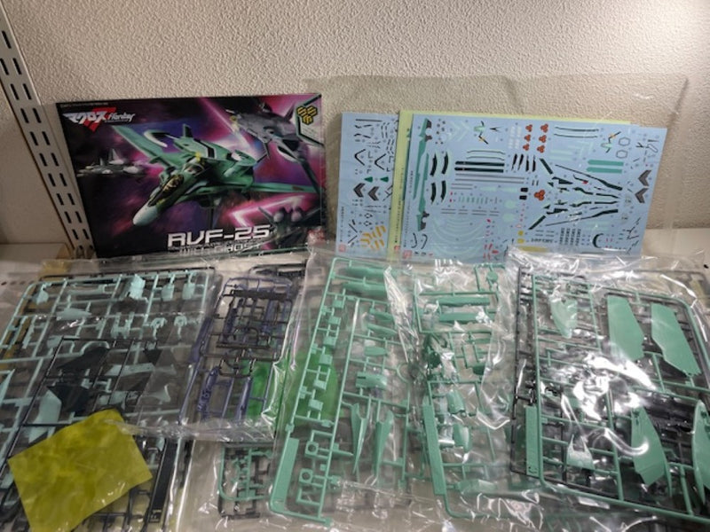 【中古】【未組立】1/72 RVF-25 メサイアバルキリー ルカ機 with ゴースト 3形態完全変形モデル 「マクロスF」 [0158099]＜プラモデル＞（代引き不可）6572