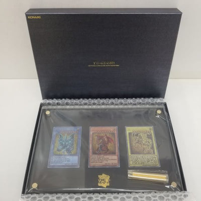 【中古】【未開封】三幻神 ステンレス製スペシャルカードセット『遊戯王OCGデュエルモンスターズ』＜コレクターズアイテム＞（代引き不可）...