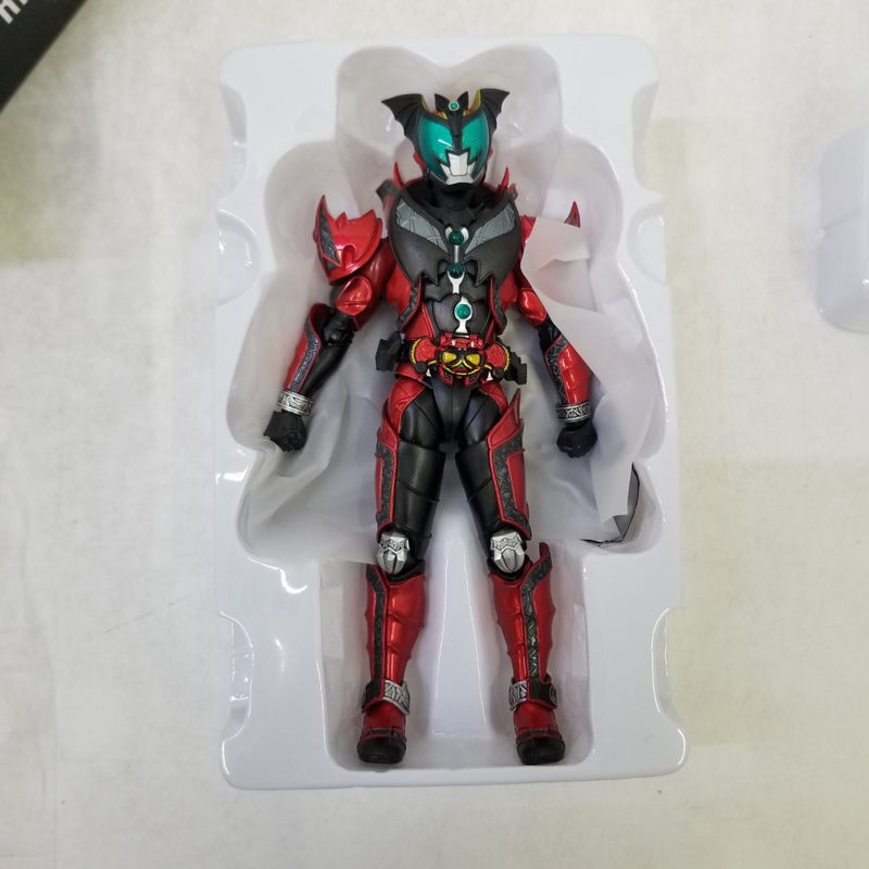 【中古】【開封品】S.H.Figuarts(真骨彫製法) 仮面ライダーダークキバ 「仮面ライダーキバ」＜フィギュア＞（代引き不可）6584