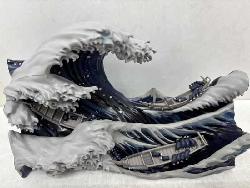 【中古】【開封品】神奈川沖浪裏 ポストカードスタンド付きジオラマ〜墨色〜 「一番くじ 葛飾北斎」 ラストワン賞＜フィギュア＞（代引き不可）6584