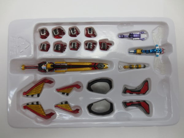 【中古】【開封品】S.H.Figuarts (真骨彫製法) 仮面ライダーカブト ハイパーフォーム 「仮面ライダーカブト」＜フィギュア＞（代引き不可）6587