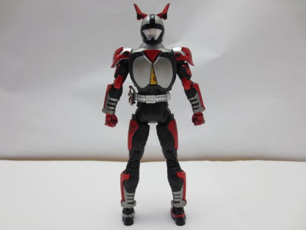 【中古】【開封品】S.H.Figuarts (真骨彫製法) 仮面ライダーカブト ハイパーフォーム 「仮面ライダーカブト」＜フィギュア＞（代引き不可）6587