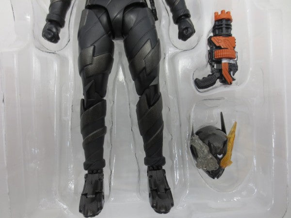 【中古】【開封品】S.H.Figuarts 仮面ライダービルド ラビットタンクハザードフォーム 「仮面ライダービルド」＜フィギュア＞（代引き不可）6587