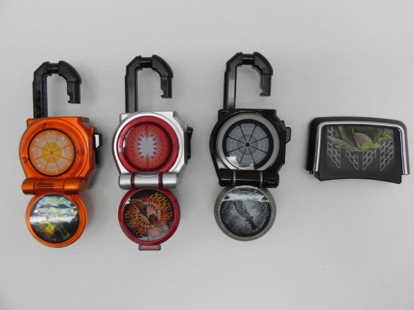 【中古】【開封品】コンプリートセレクションモディフィケーション ロックシード 鎧武セット 「仮面ライダー鎧武」＜おもちゃ＞（代引き不可）6587