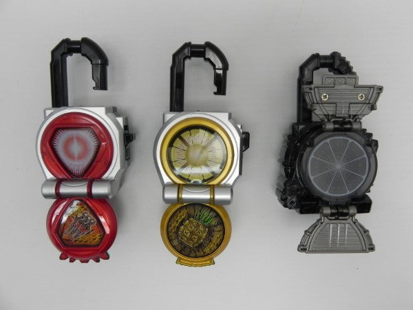 【中古】【開封品】コンプリートセレクションモディフィケーション ロックシード 鎧武セット 「仮面ライダー鎧武」＜おもちゃ＞（代引き不可）6587