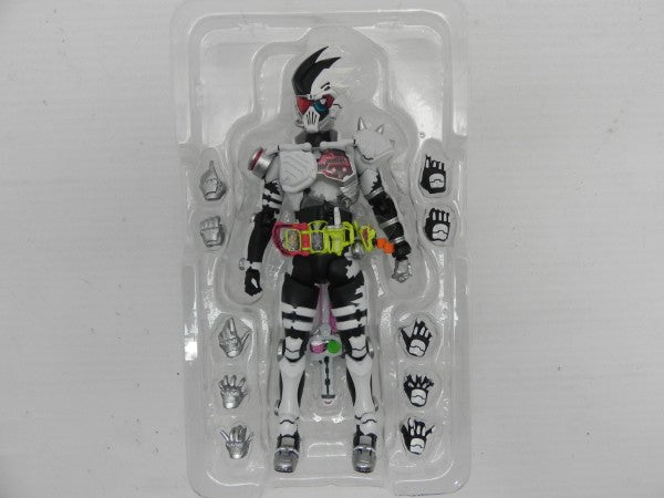 【中古】【開封品】S.H.Figuarts 仮面ライダーゲンム ゾンビアクションゲーマーレベルX-0 「仮面ライダーエグゼイド」＜フィギュア＞（代引き不可）6587