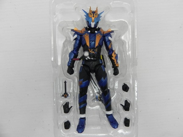 【中古】【開封品】S.H.Figuarts 仮面ライダークローズ 「仮面ライダービルド」平成ジェネレーションズエディション＜フィギュア＞（代引き不可）6587