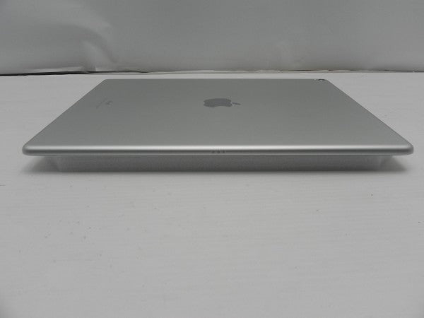 【中古】Apple iPad Pro 12.9インチ 第2世代 Wi-Fiモデル 64GB【本体のみ】＜タブレットPC＞（代引き不可）6587