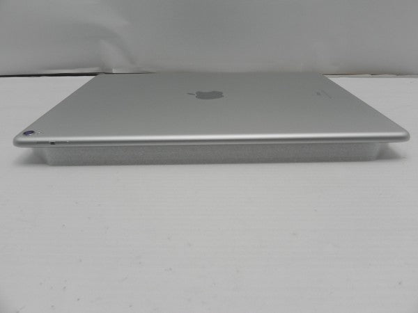 【中古】Apple iPad Pro 12.9インチ 第2世代 Wi-Fiモデル 64GB【本体のみ】＜タブレットPC＞（代引き不可）6587