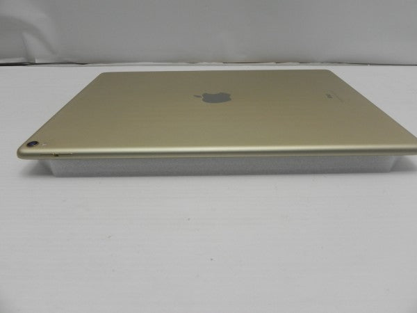 【中古】Apple iPad Pro 12.9インチ 第2世代 Wi-Fiモデル 64GB【本体のみ】＜タブレットPC＞（代引き不可）6587
