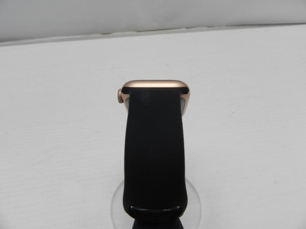 【中古】【簡易動作確認済】Apple Watch Series SE 40mm GPSモデル 32GB＜スマートウォッチ＞（代引き不可）6587